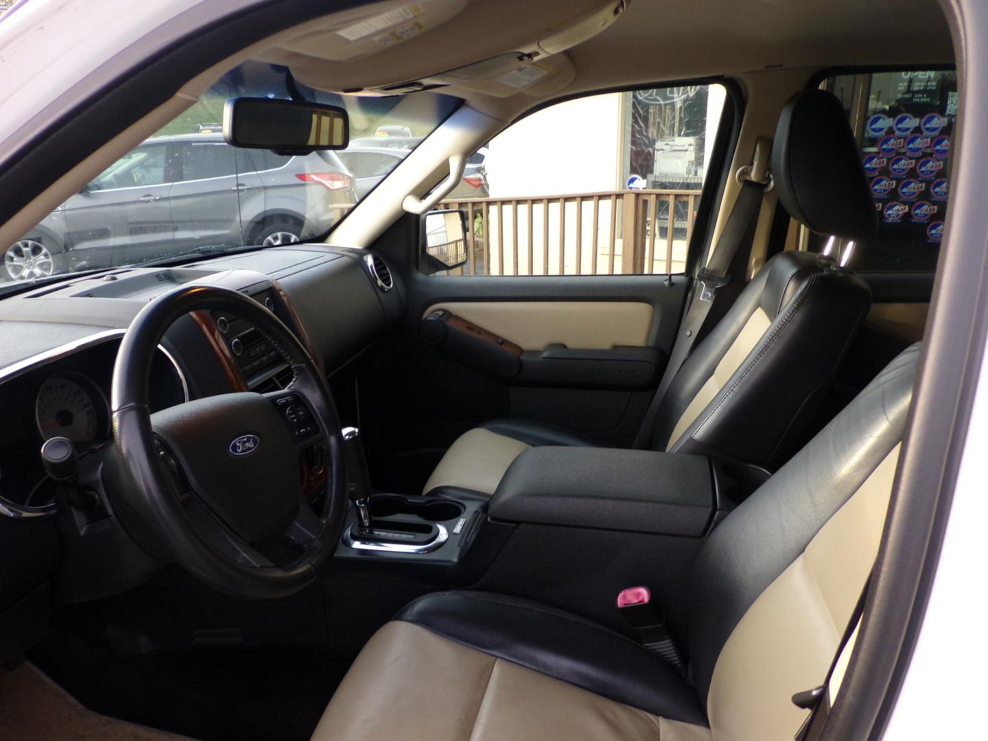 2010 white Ford Explorer Eddie Bauer 4.0L 4WD (1FMEU7EE6AU) with an 4.0L V6 SOHC 16V engine, 5-Speed Automatic transmission, located at 5700 Curlew Drive, Norfolk, VA, 23502, (757) 455-6330, 36.841885, -76.209412 - Photo#7